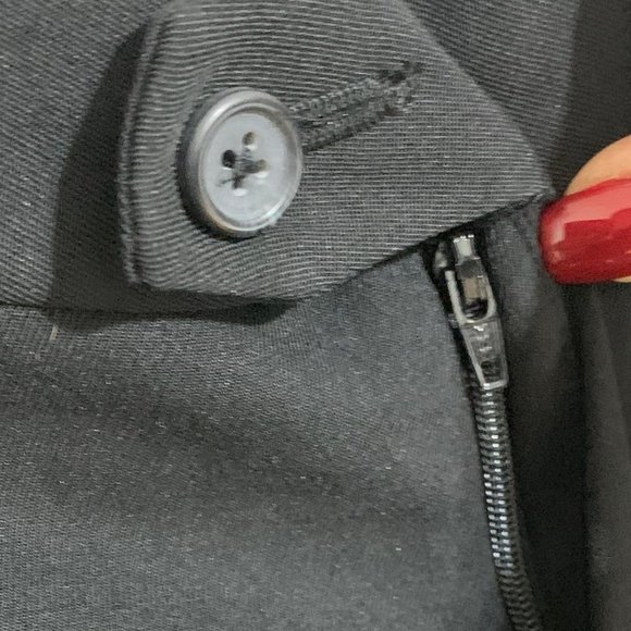 T40 Haggar Men’s Black Pleated & Cuffed Dress Pant, 42wx30L (never worn) NWOT - Picture 3 of 7